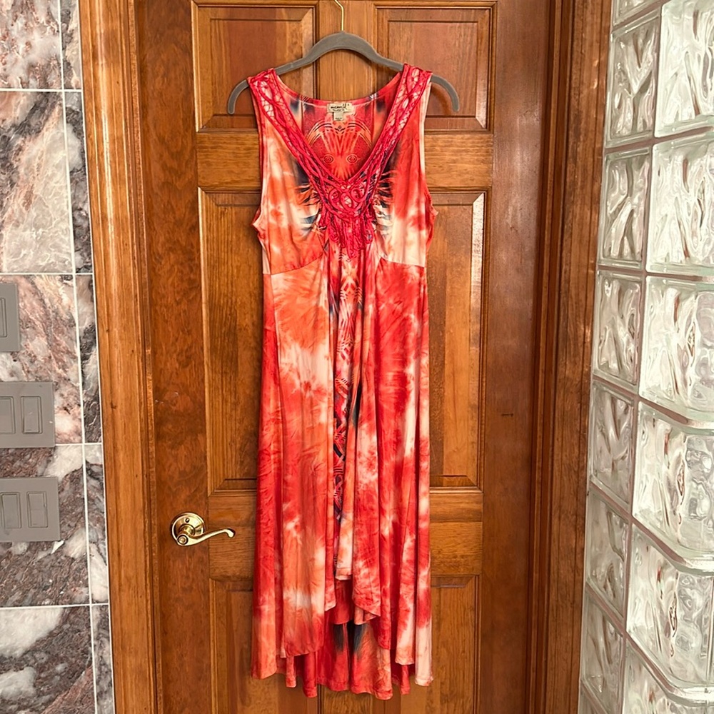 Beautiful sleeveless hi low dress 🧡❤️